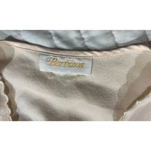 Vintage Barbizon Pink Satin Wrap Robe With Embroidered Floral Detail & Scalloped - Picture 2 of 16